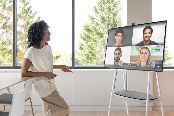 Surface Hub 2S 